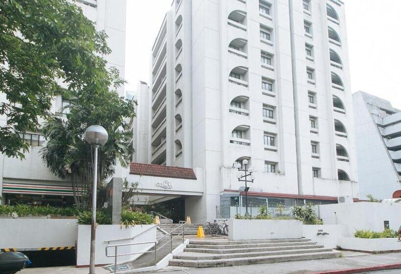 هتل Reddoorz Premium At The Residences Olympia Makati