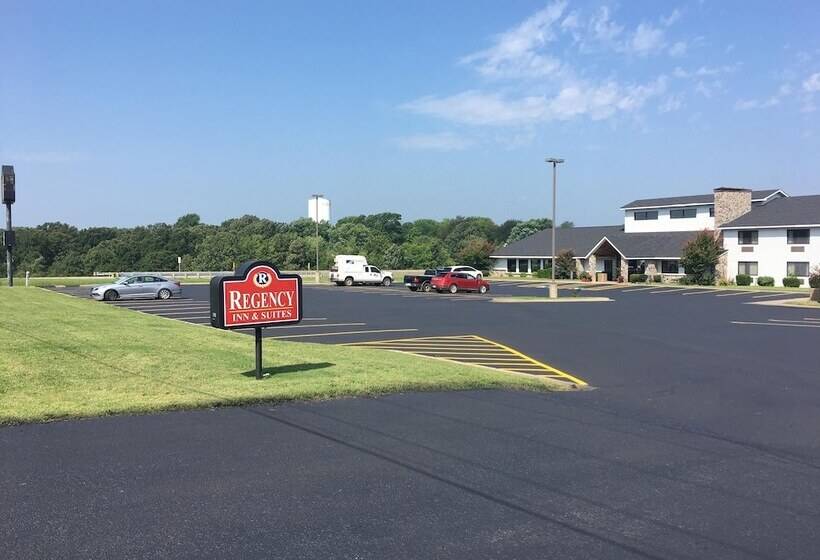 Отель Regency Inn And Suites