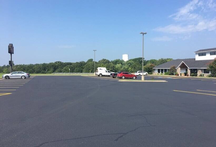 Отель Regency Inn And Suites