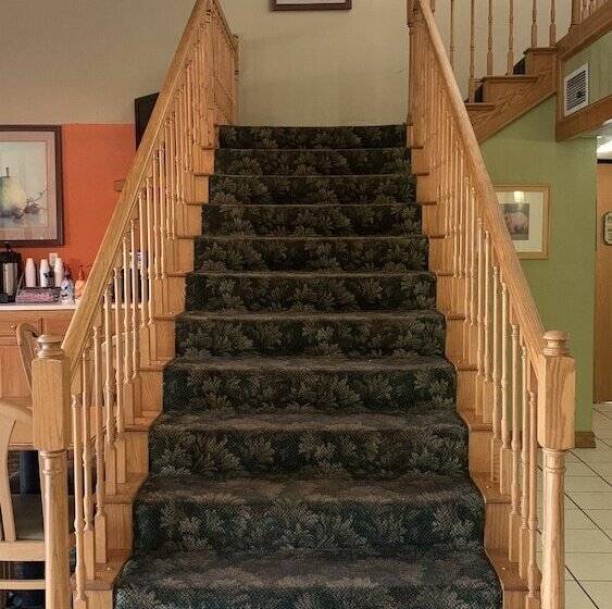 Отель Regency Inn And Suites