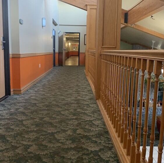 Отель Regency Inn And Suites