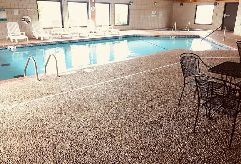 Отель Regency Inn And Suites