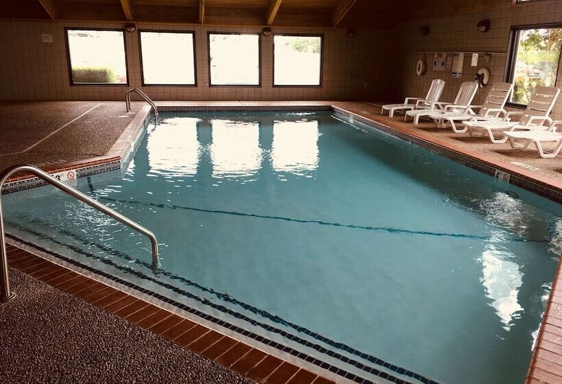 Отель Regency Inn And Suites