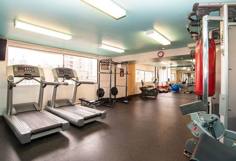 ホテル Sandman Suites Vancouver On Davie