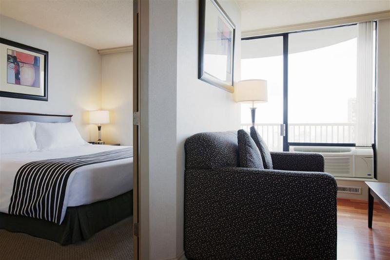 ホテル Sandman Suites Vancouver On Davie