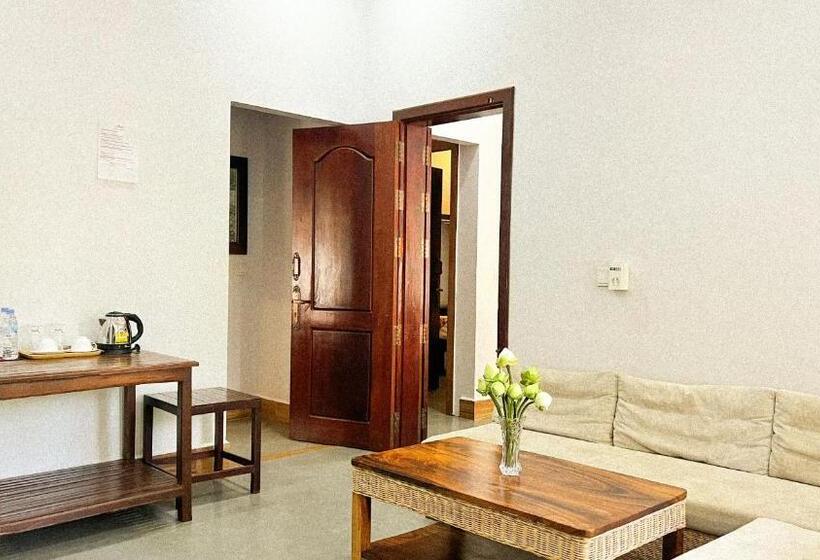 هتل Sanna Villa Residence