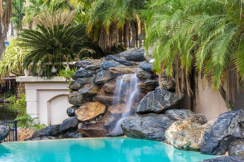 هتل The Lakes Resort Cairns