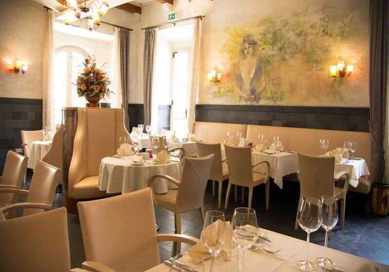 酒店 The Pucic Palace