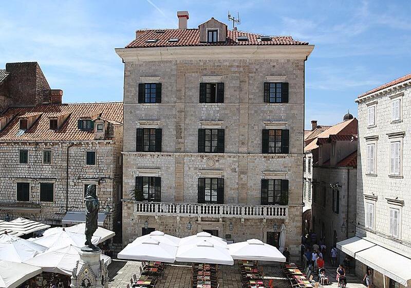 酒店 The Pucic Palace