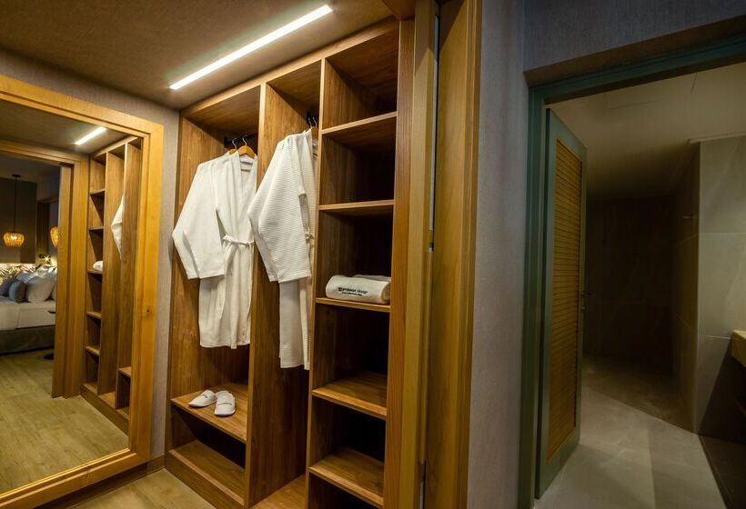 酒店 Wyndham Grand Mirabello