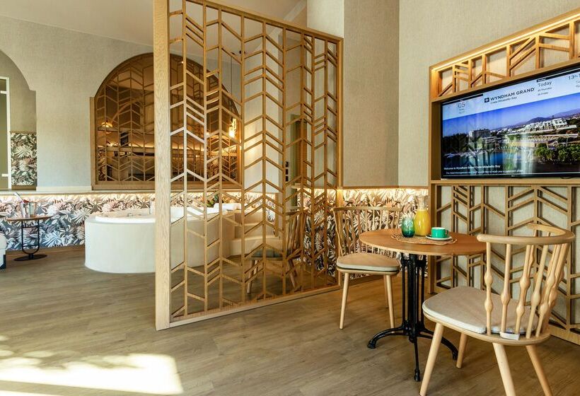 酒店 Wyndham Grand Mirabello