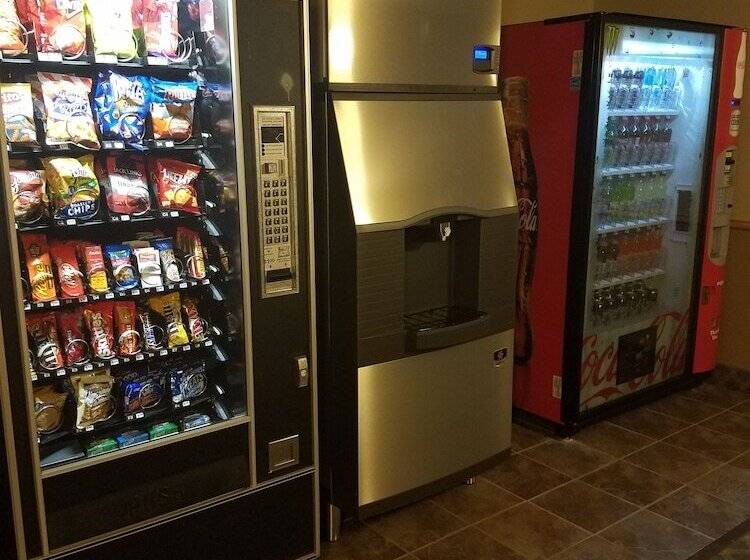 فندق على الطريق Americinn By Wyndham Rice Lake