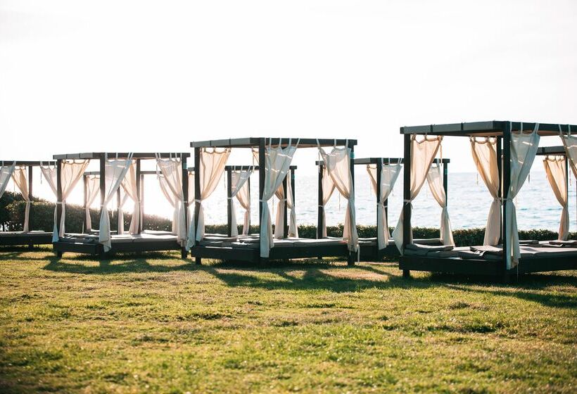 Neptune Luxury Resort