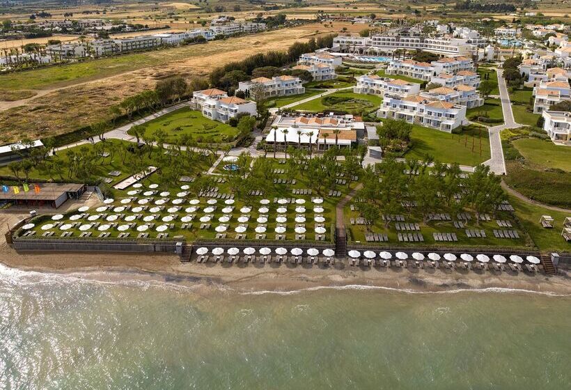 Neptune Luxury Resort