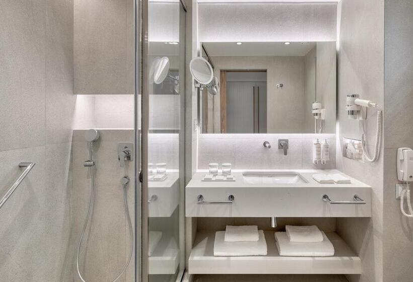 Neptune Luxury Resort