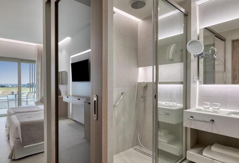 Neptune Luxury Resort