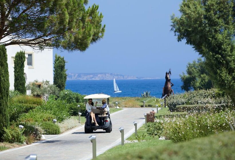 Neptune Luxury Resort