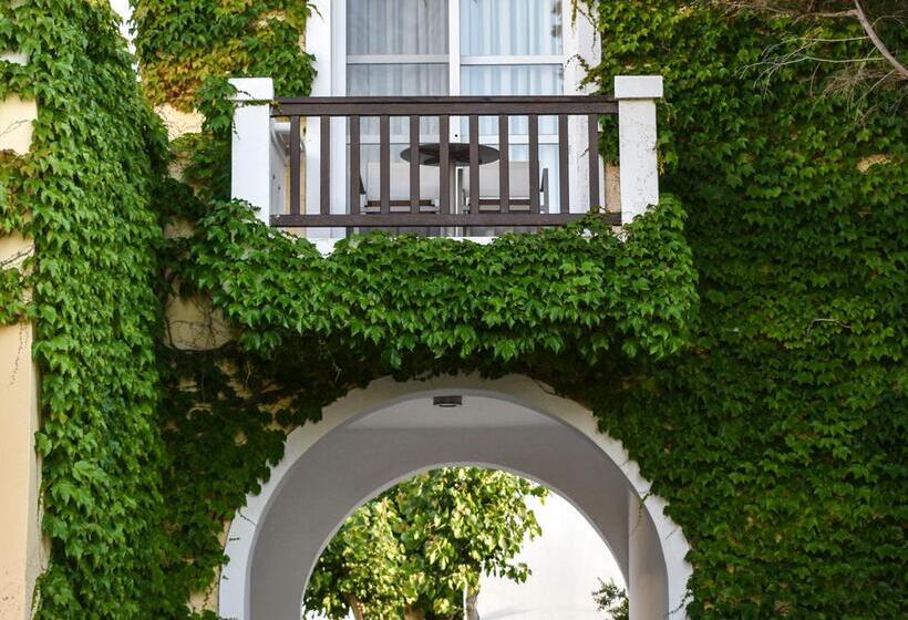 Neptune Luxury Resort