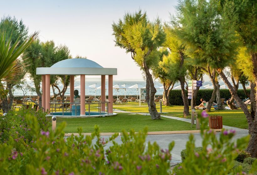 Neptune Luxury Resort