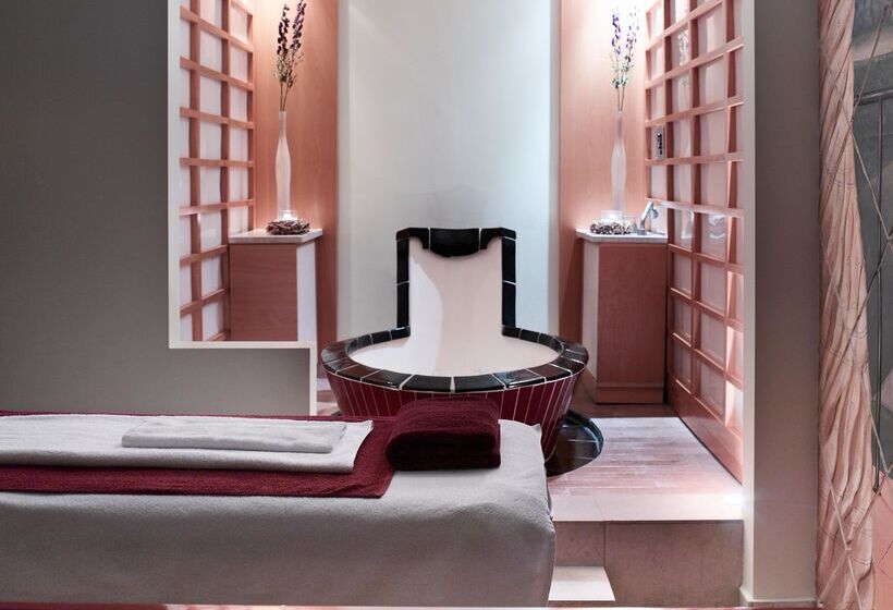 Neptune Luxury Resort