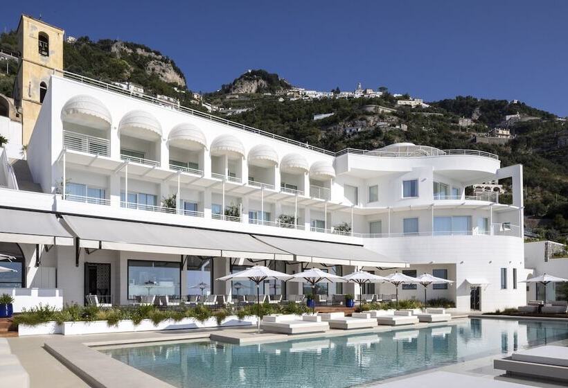 منتجع Furore Grand