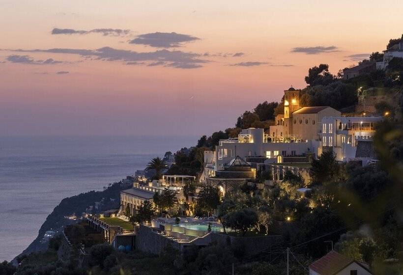 منتجع Furore Grand