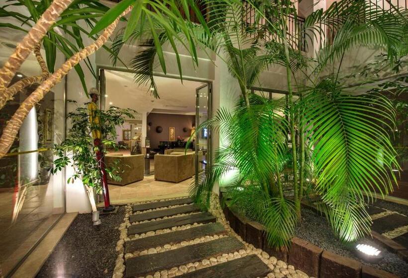 אתר נופש Vale D El Rei Hotel & Villas