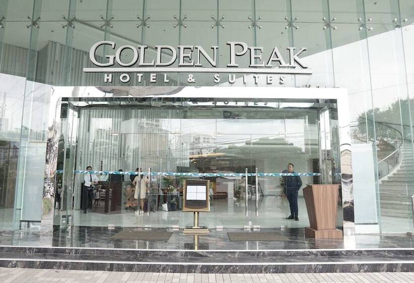 호텔 Golden Peak Condo