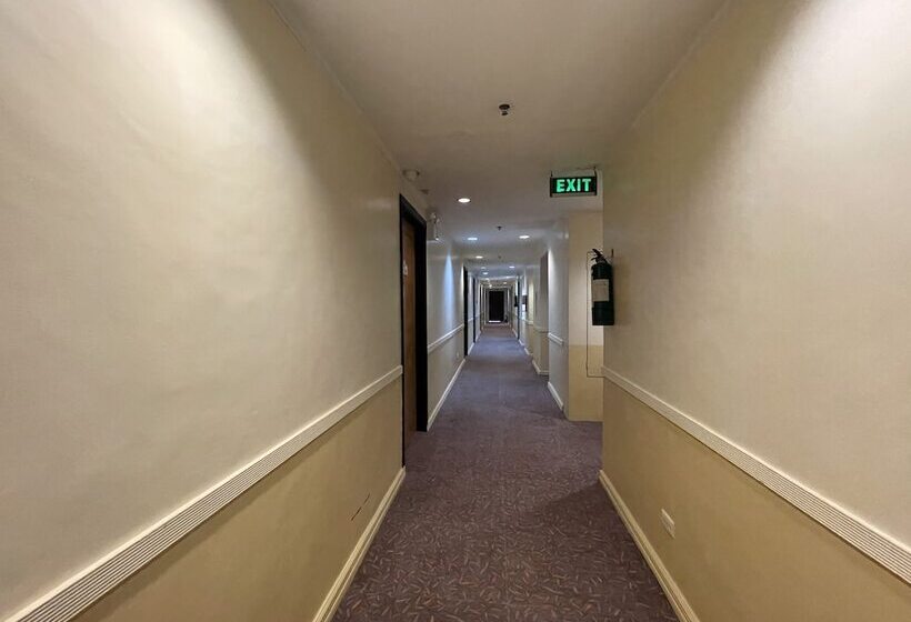 호텔 Golden Peak Condo