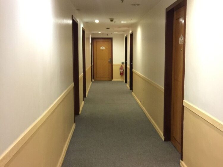 호텔 Golden Peak Condo