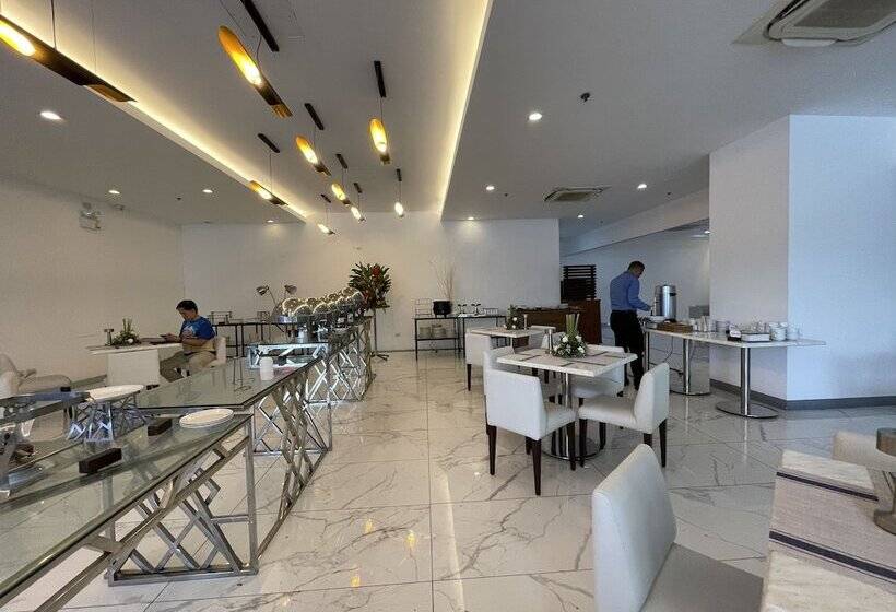 호텔 Golden Peak Condo