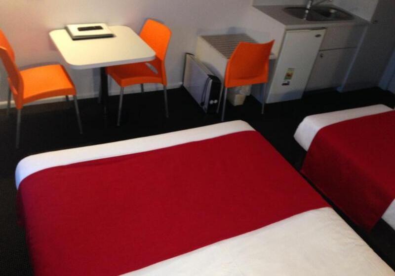 Waterfront Lodge Motel