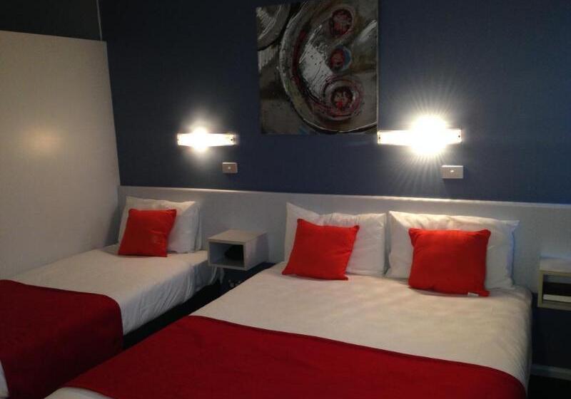 Waterfront Lodge Motel