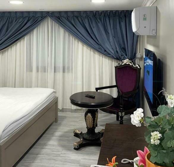 شقق المربعة للشقق المخدومة