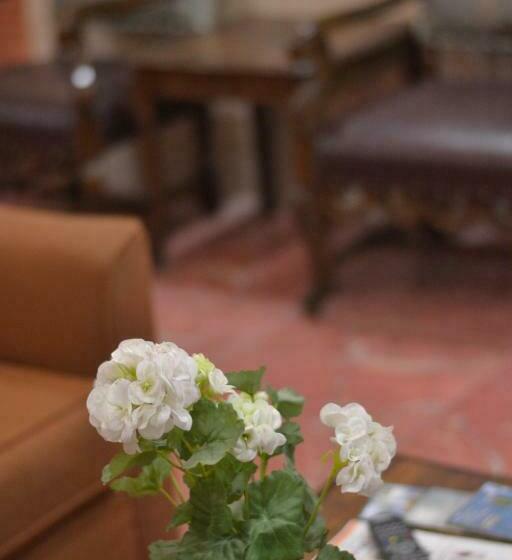 شقق المربعة للشقق المخدومة