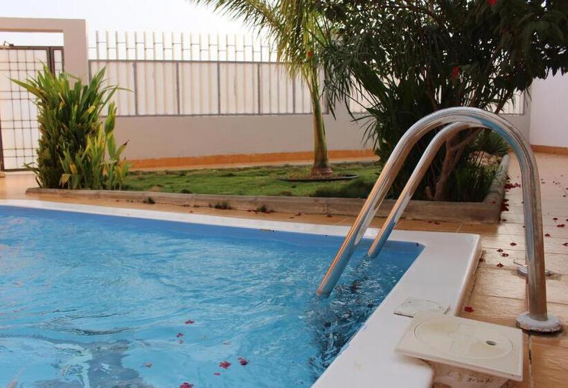 Al Jar Resort   Families Only