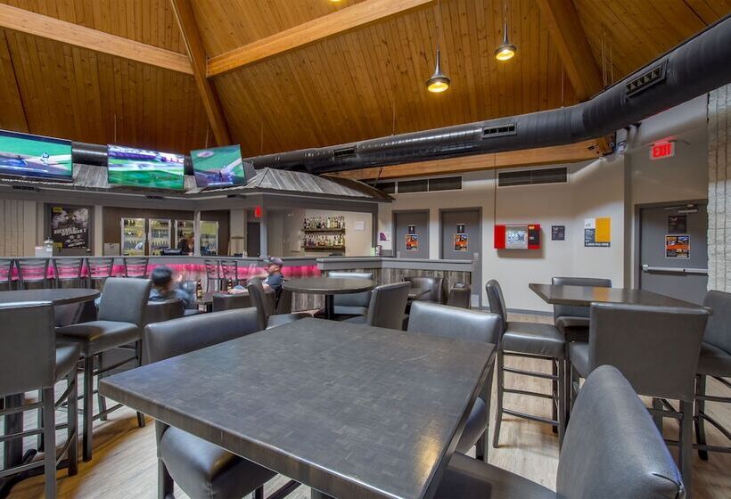 فندق صغير Grand Marshal Inn