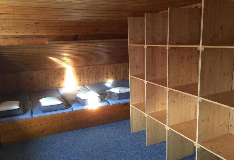 فندق صغير Gruppenhaus Im Walliser Alpstyle