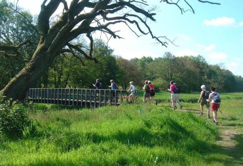 هاستل Herberg De Fazant