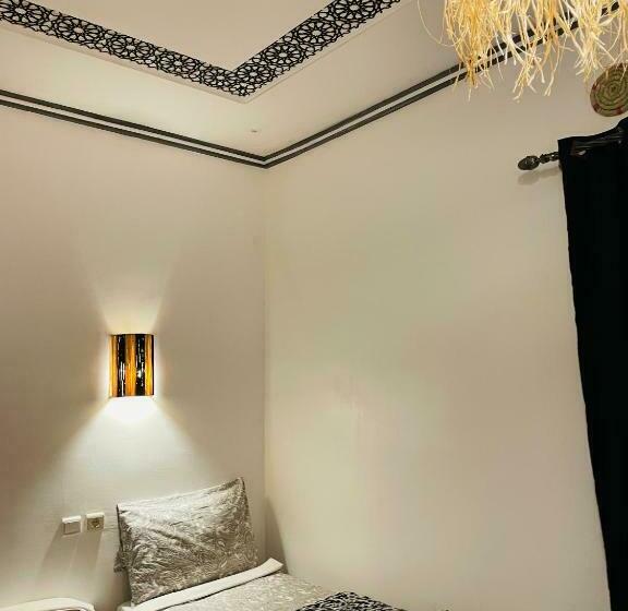 هاستل Hiking Nomads Guesthouse