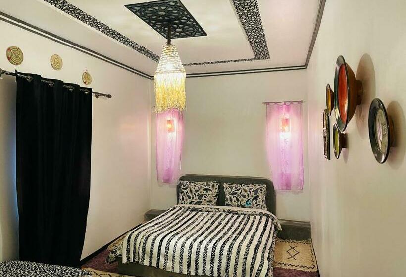 هاستل Hiking Nomads Guesthouse