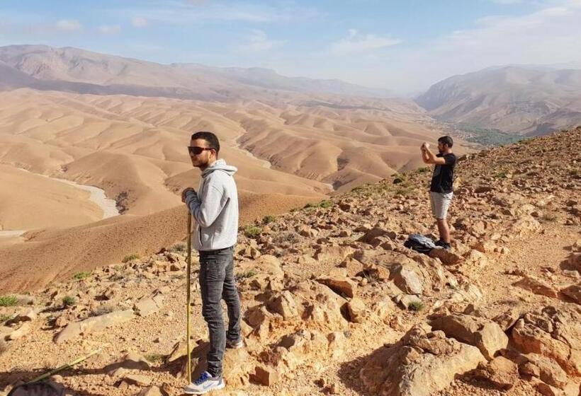 هاستل Hiking Nomads Guesthouse