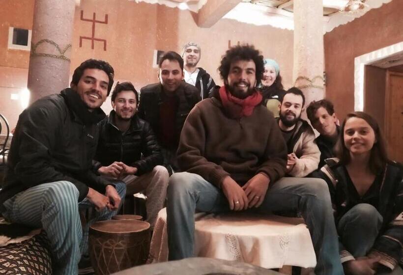 هاستل Hiking Nomads Guesthouse