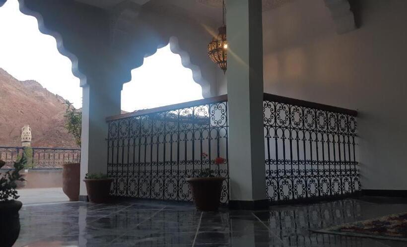 هاستل Hiking Nomads Guesthouse