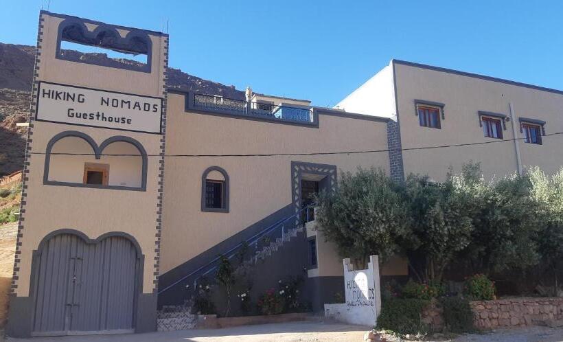 هاستل Hiking Nomads Guesthouse