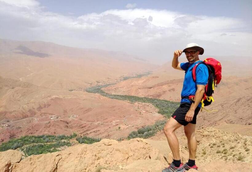 هاستل Hiking Nomads Guesthouse