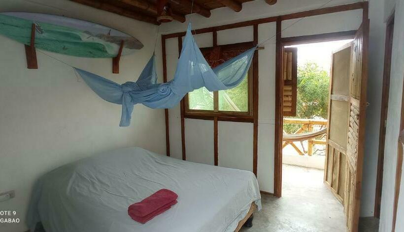 هاستل Hostal Puerto Engabao El Surf Shelter