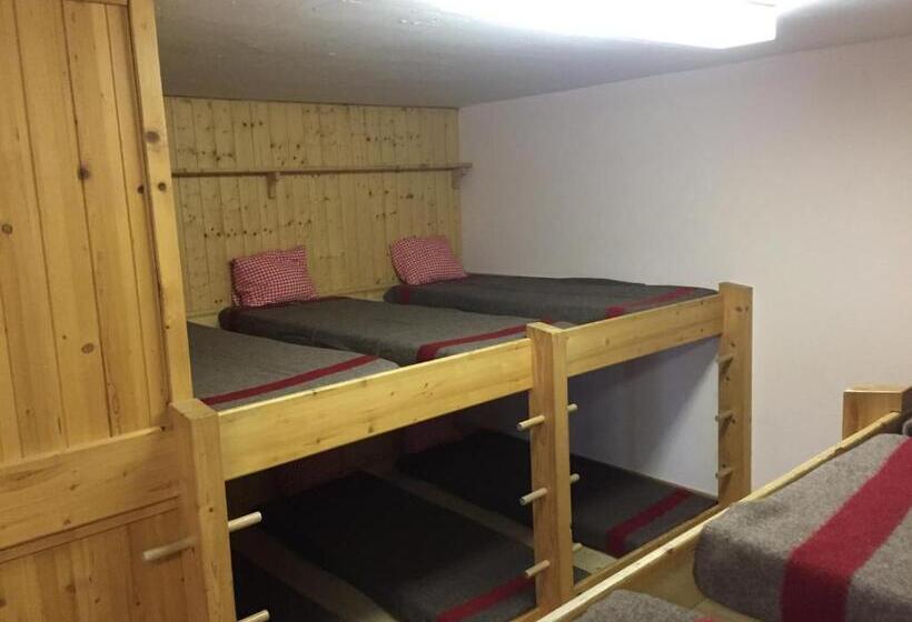 הוסטל Restaurant Fleschboden