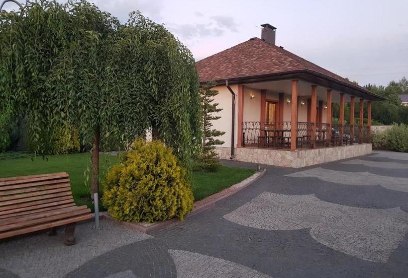 هاستل Vesyolaya Rochsha