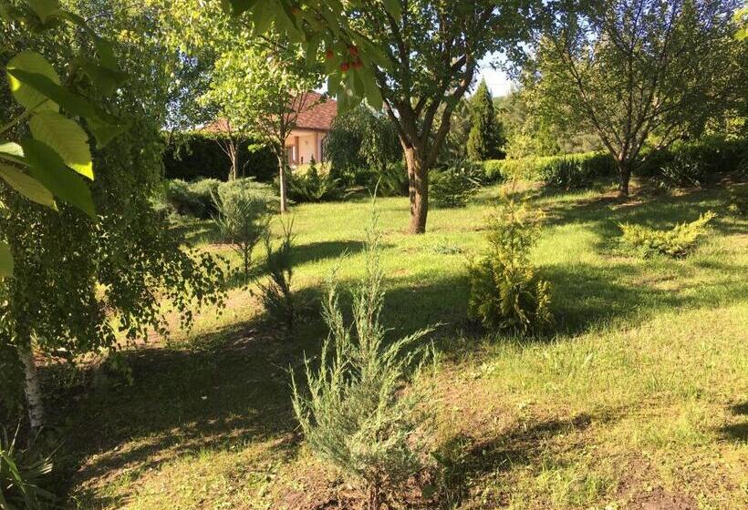 هاستل Vesyolaya Rochsha